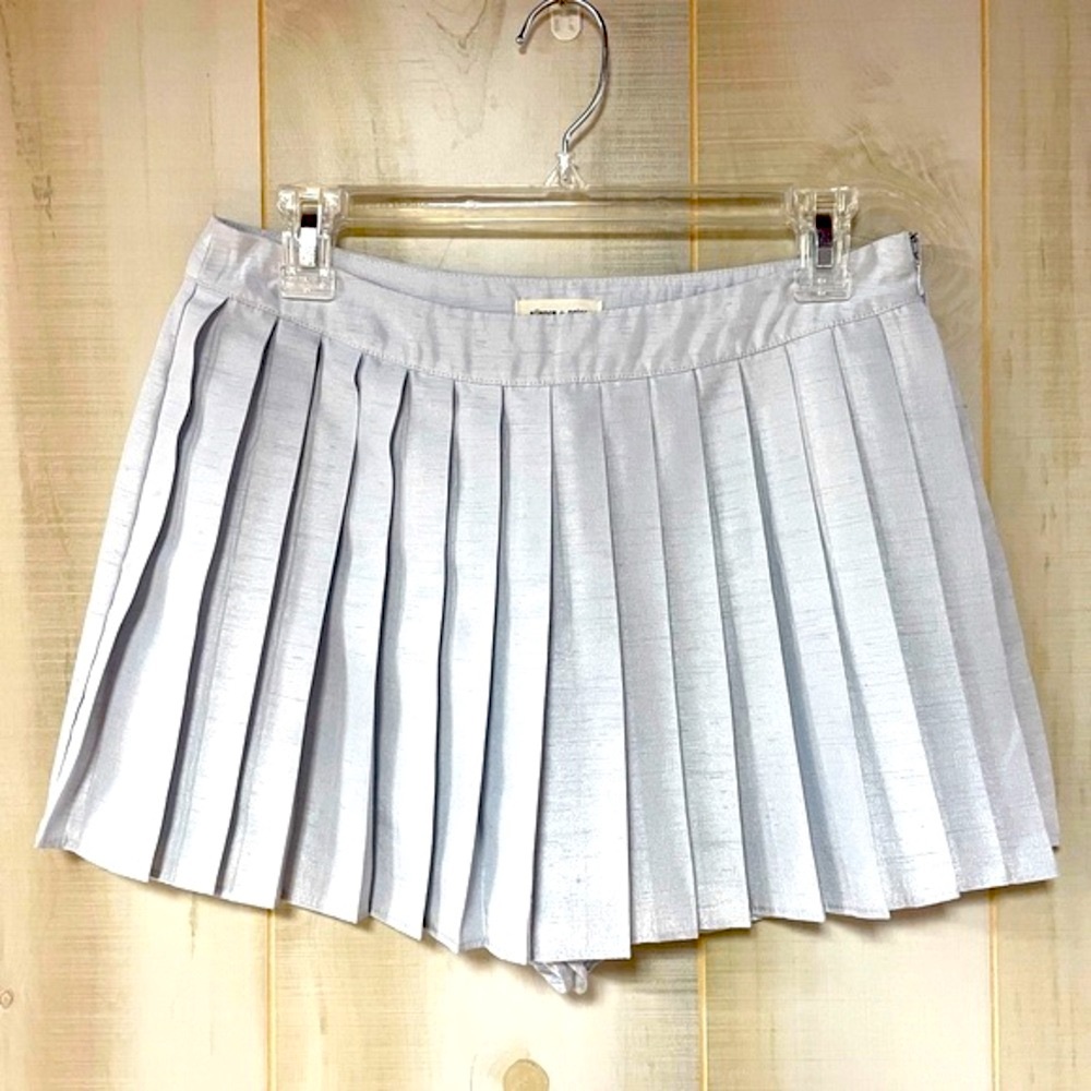 Silence + Noise Gray Pleated Mini Skort Sz 4